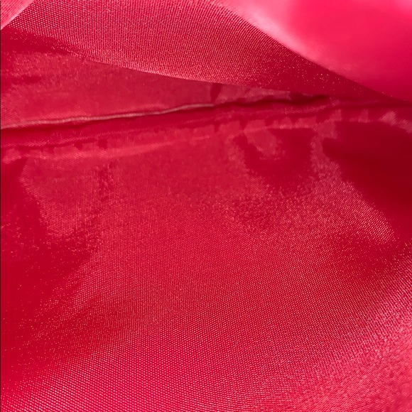 Pink kiss Ipsy makeup bag - Picture 3 of 4